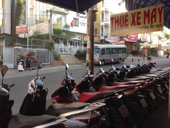 Kim's Motor là địa điểm thuê xe máy thu hút rất đông đảo các bạn trẻ 